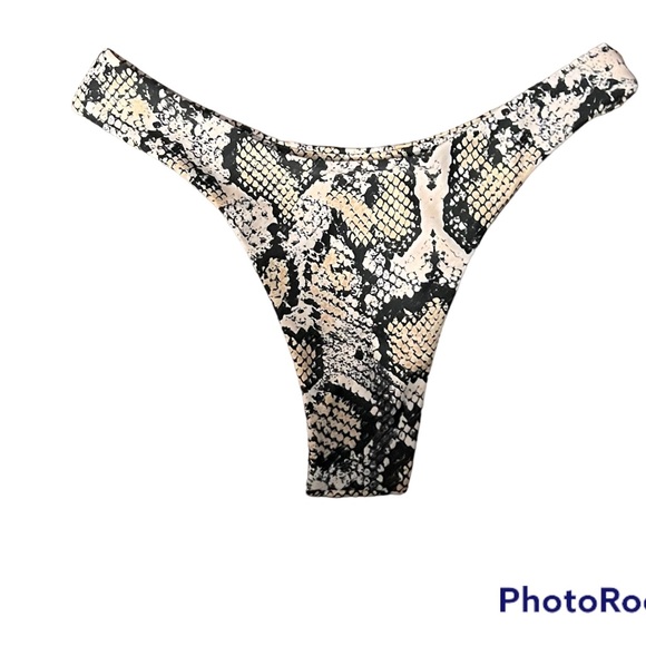 ♥️Zaful Animal Print Bikini Bottoms - Picture 1 of 4